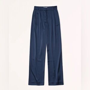 A&F Sloane Tailored Satin Pant - Short 28